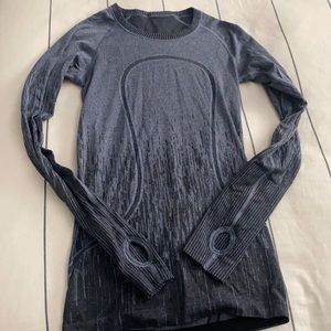 Lulu lemon long sleeved shirt